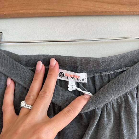 Sundry for Evereve Tiered Pull On Midi Skirt Pigment Soft Black L NWT - Picture 5 of 9